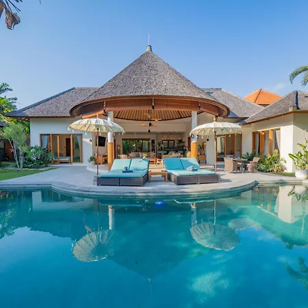 Villa Lea - 5Br Luxury Oasis In Seminyak With Pool